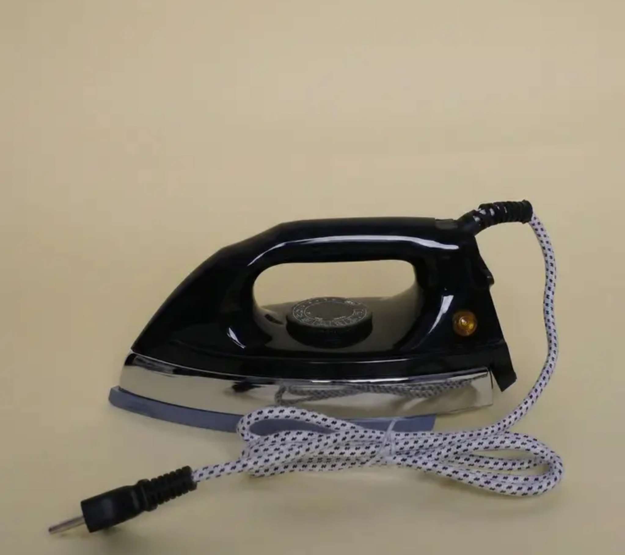 Novena Black Berry Automatic Dry Iron (NI-1184)