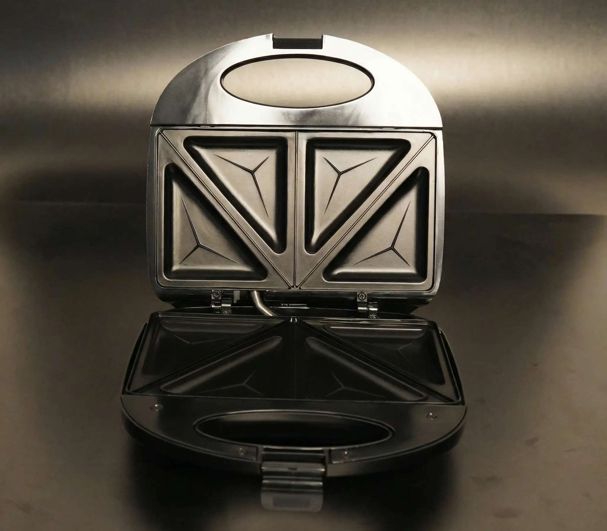 Novena NSM-213 Sandwich Maker – 750W with Non-Stick Triangle Plates, Automatic Temperature Control, and Cool Touch Handle
