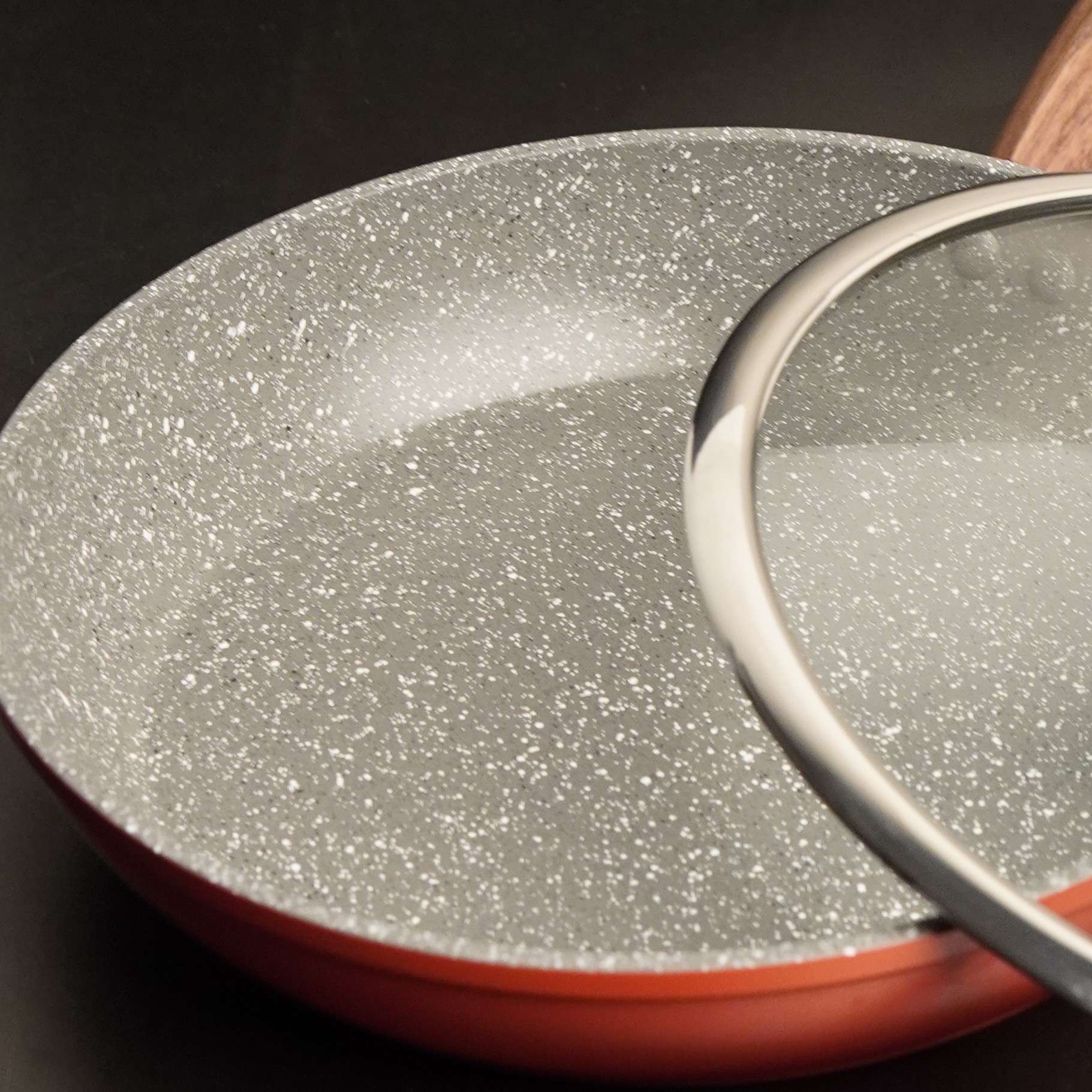 Novena Magic Non-Stick Cookware Fry Pan with Glass Lid – 26cm, Induction Compatible, Granite-Effect Coating, Wood-Style Handle | German Quality