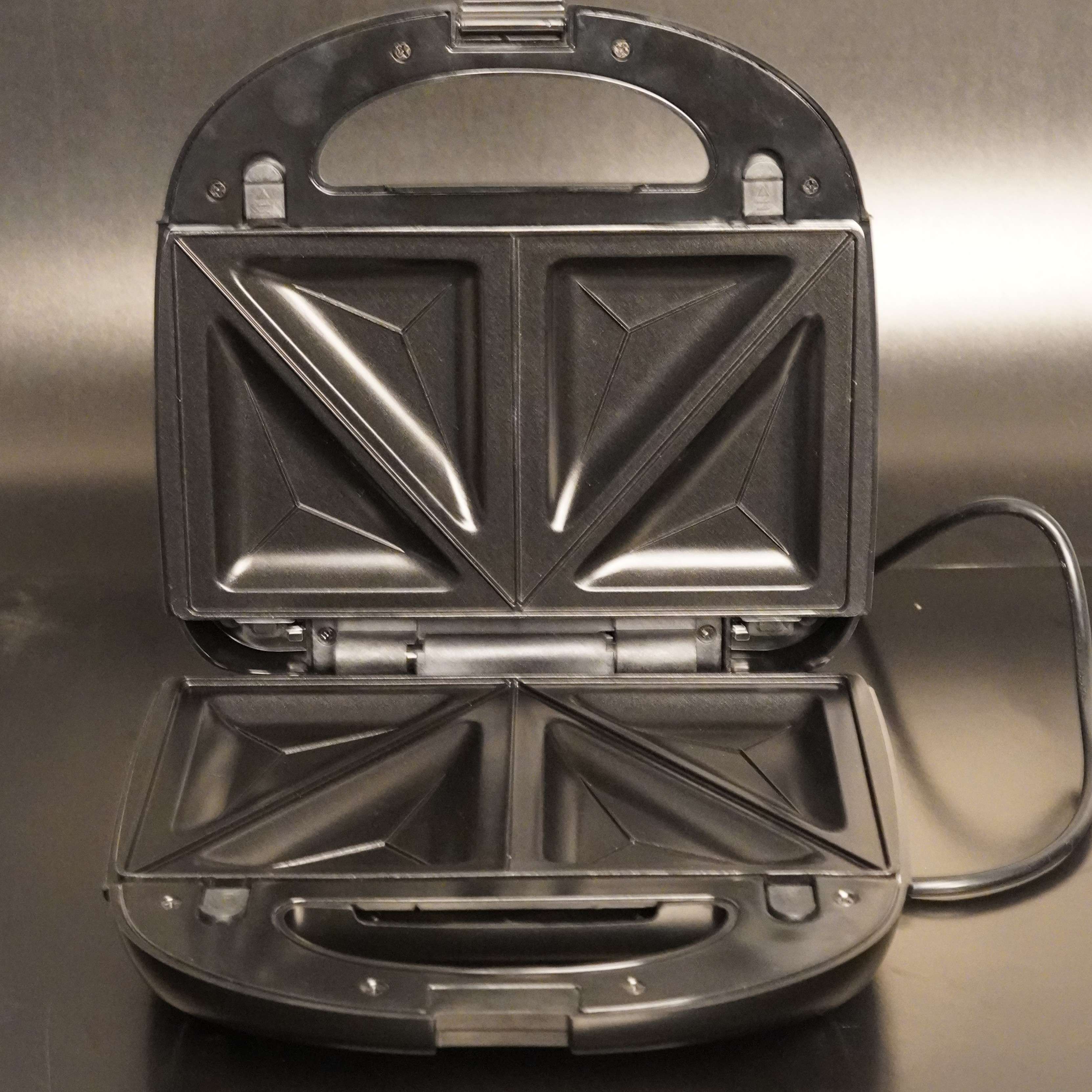 Novena NSWM-2025 Double Waffle & Sandwich Maker – 850W, 2-in-1 Family Fun Machine with Non-Stick Interchangeable Plates