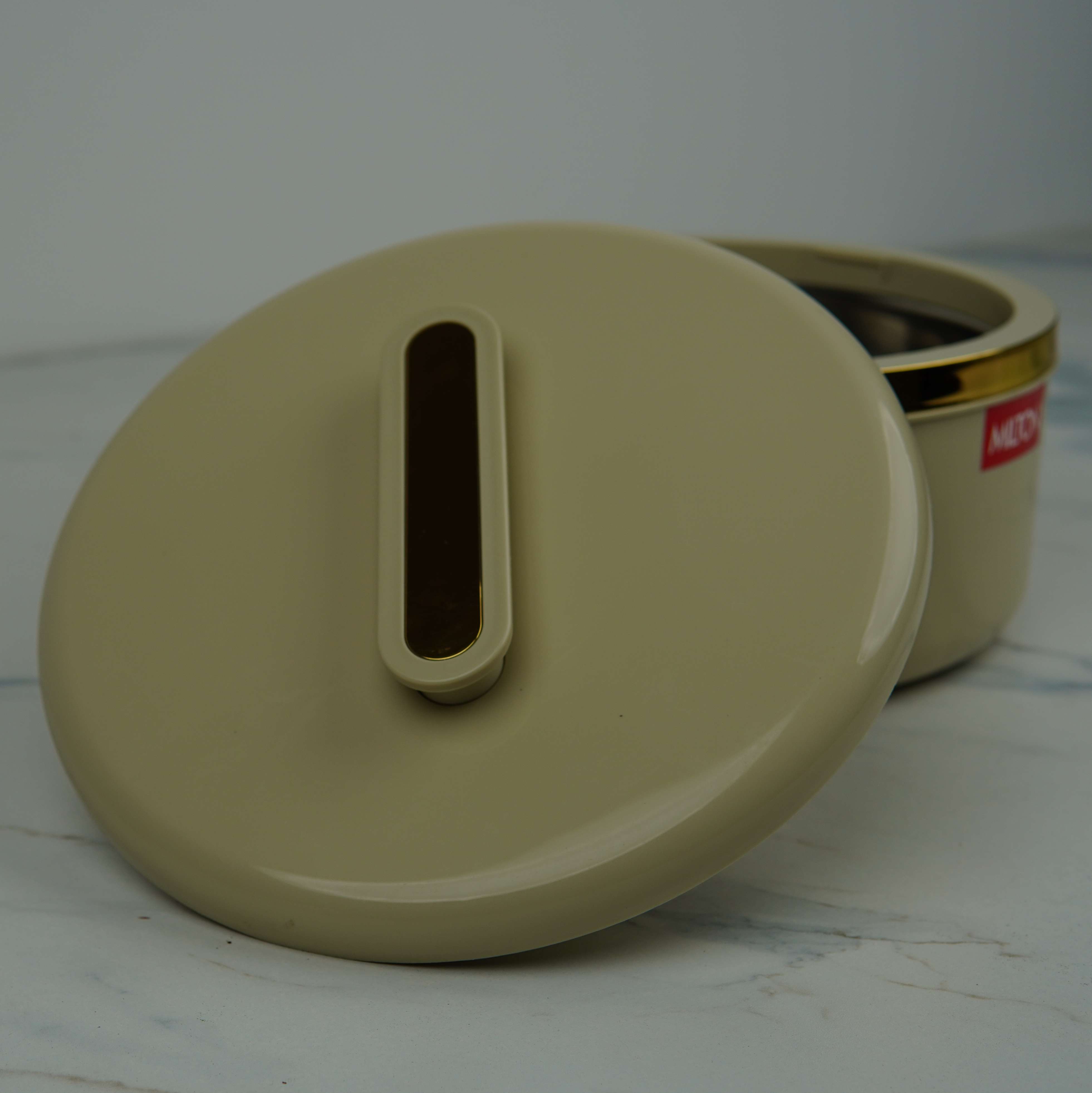 MILTON CURVE 2500 Thermoware Insulated Casserole - 2.5L with Golden Accent Band (Mint Green) - 50 Years Collection