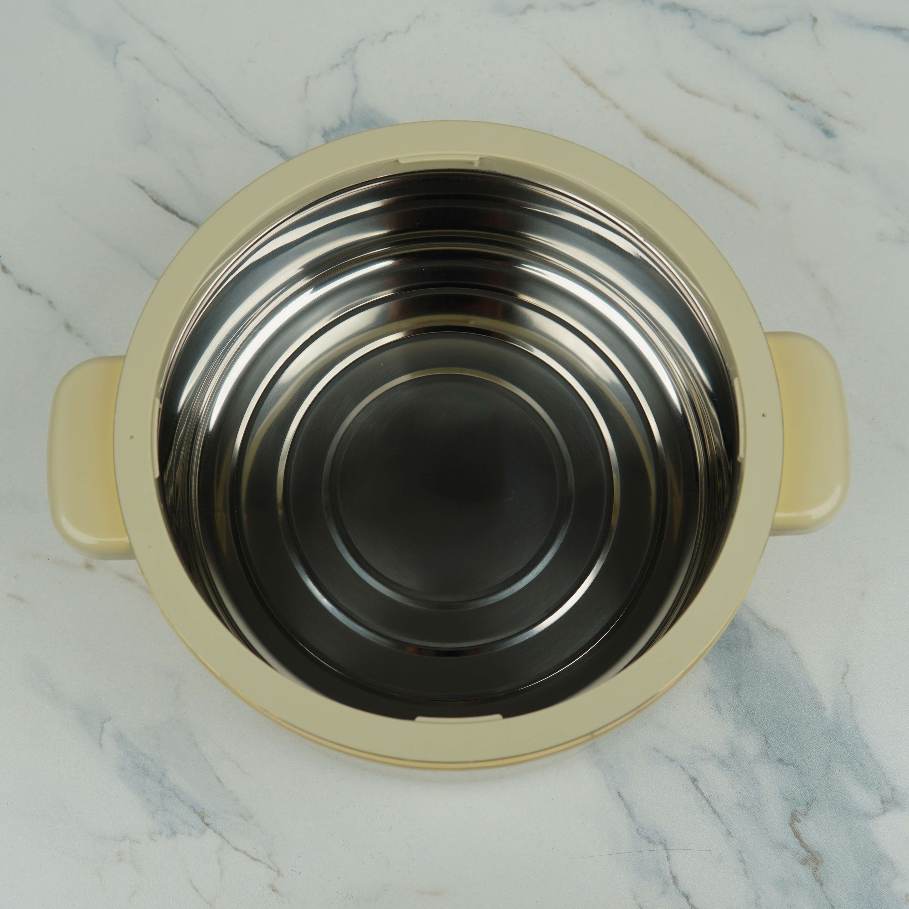 MILTON CURVE 2500 Thermoware Insulated Casserole - 2.5L with Golden Accent Band (Mint Green) - 50 Years Collection