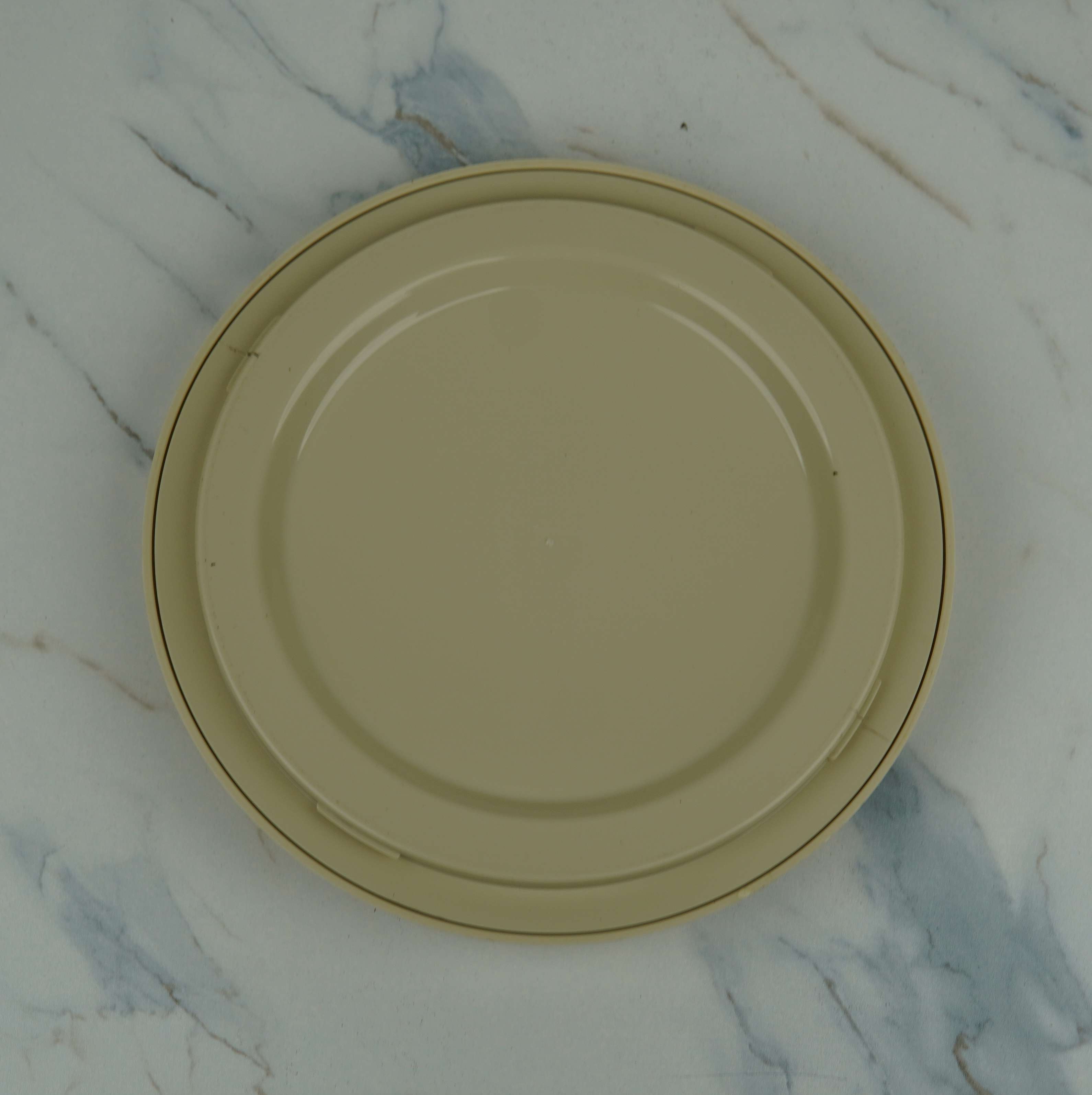 MILTON CURVE 2500 Thermoware Insulated Casserole - 2.5L with Golden Accent Band (Mint Green) - 50 Years Collection
