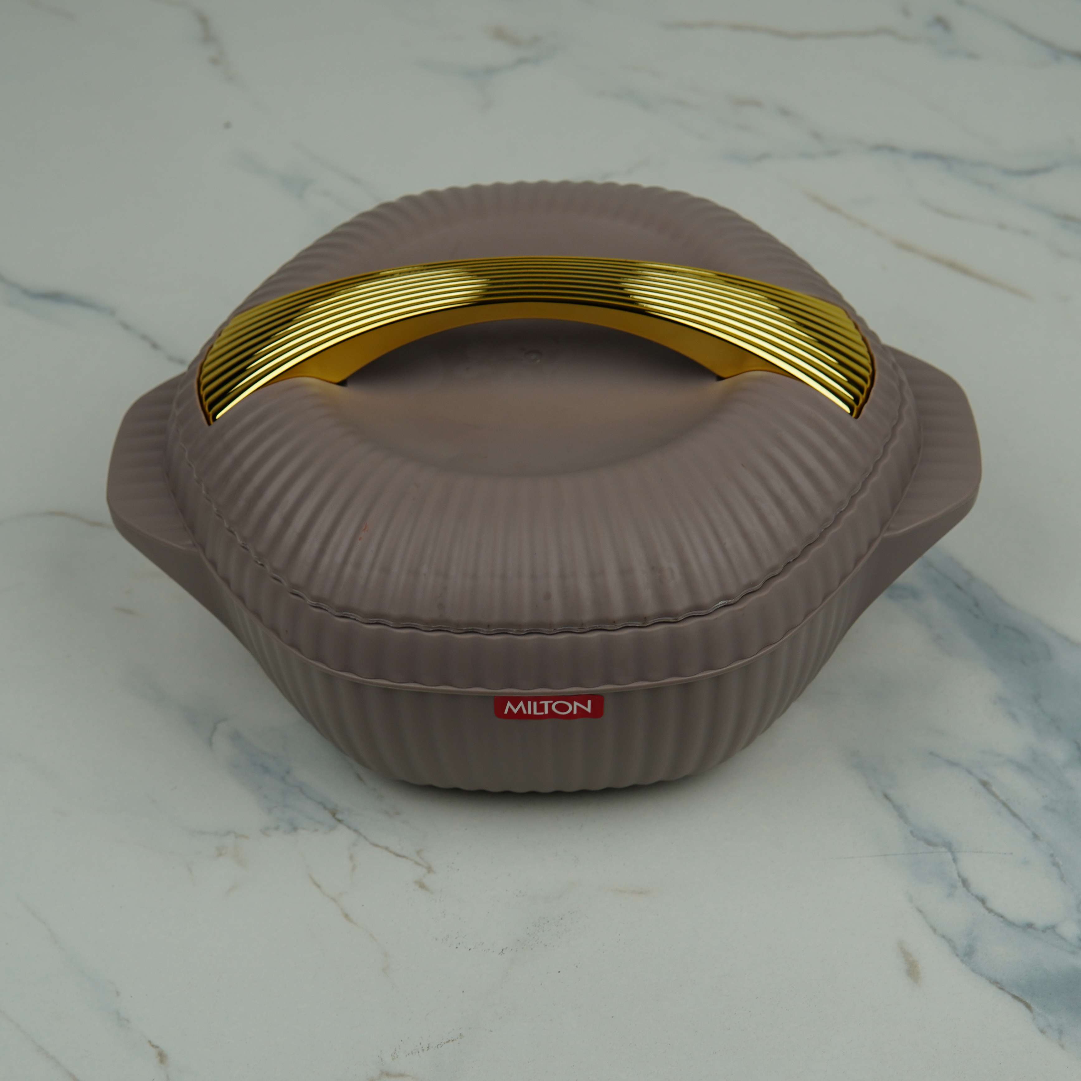 MILTON Oyster 1500 Designer Insulated Casserole - 1.5L Hot Pot with Wooden Handle (Mint Green)