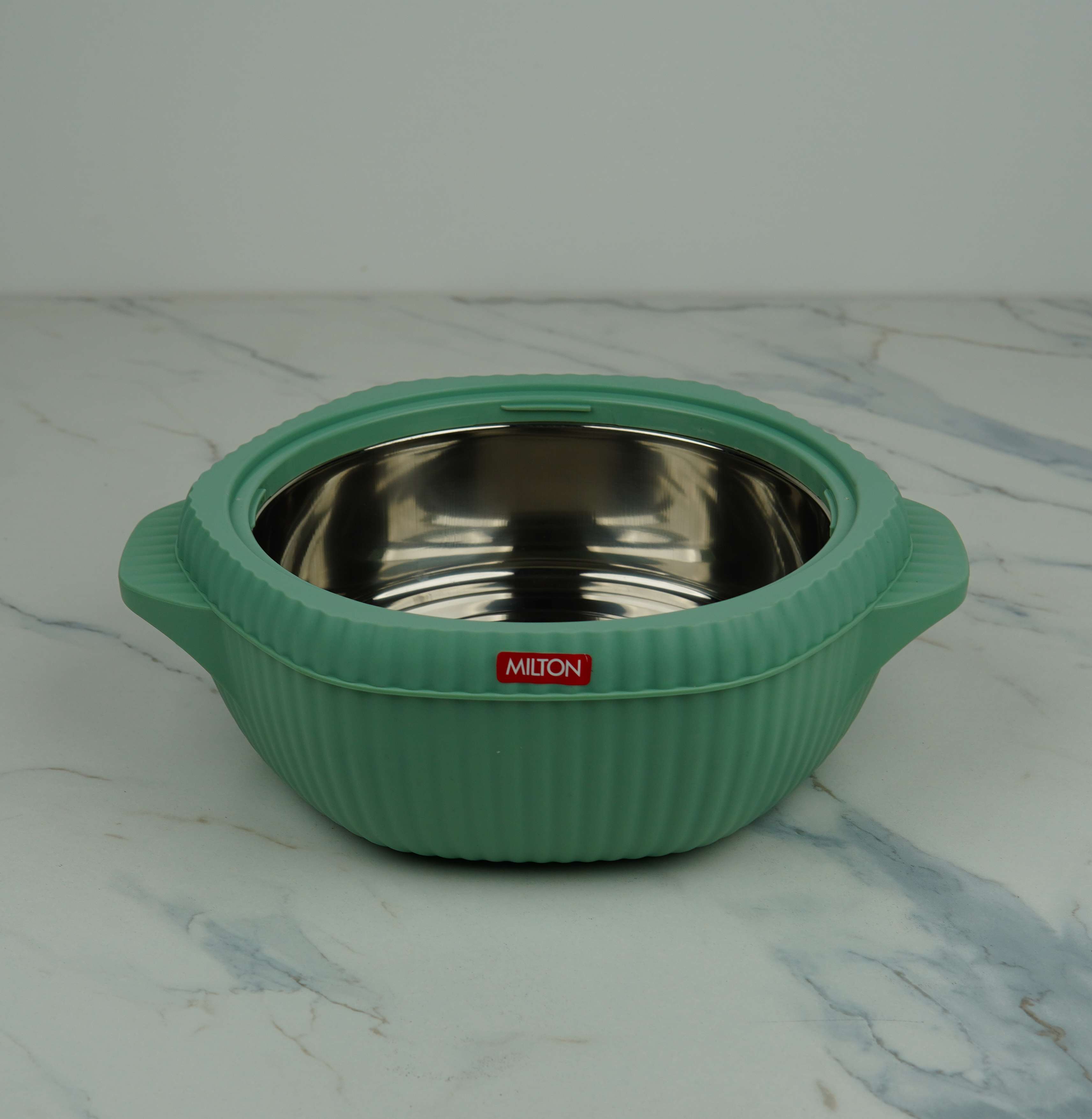 MILTON Oyster 2500 Designer Insulated Casserole - 2.5L Hot Pot with Wooden Handle (Mint Green) - 50 Years Special Edition