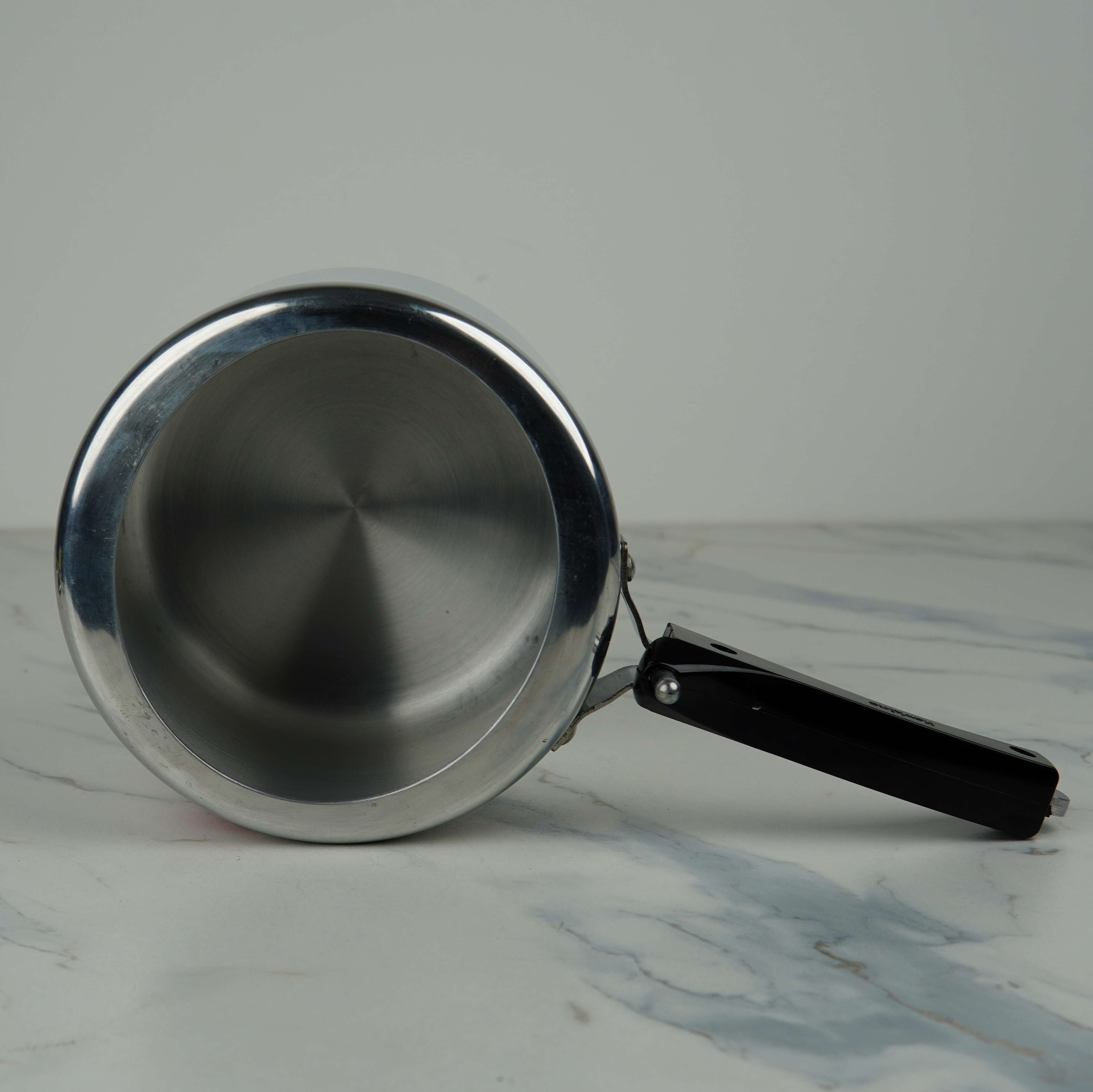 Hawkins Classic Induction Pressure Cooker - 4L | Gas + Induction Compatible