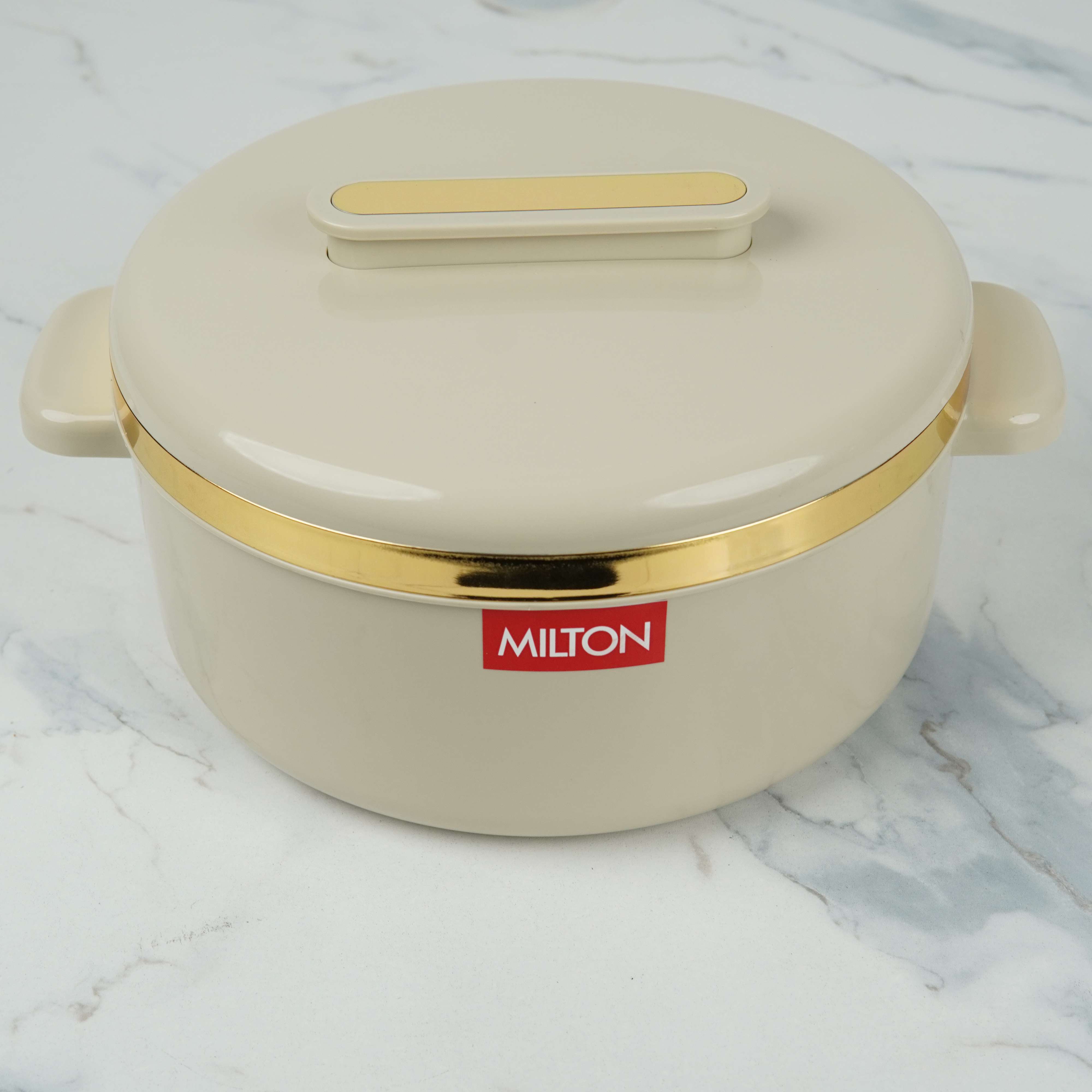 MILTON CURVE 2500 Thermoware Insulated Casserole - 2.5L with Golden Accent Band (Mint Green) - 50 Years Collection