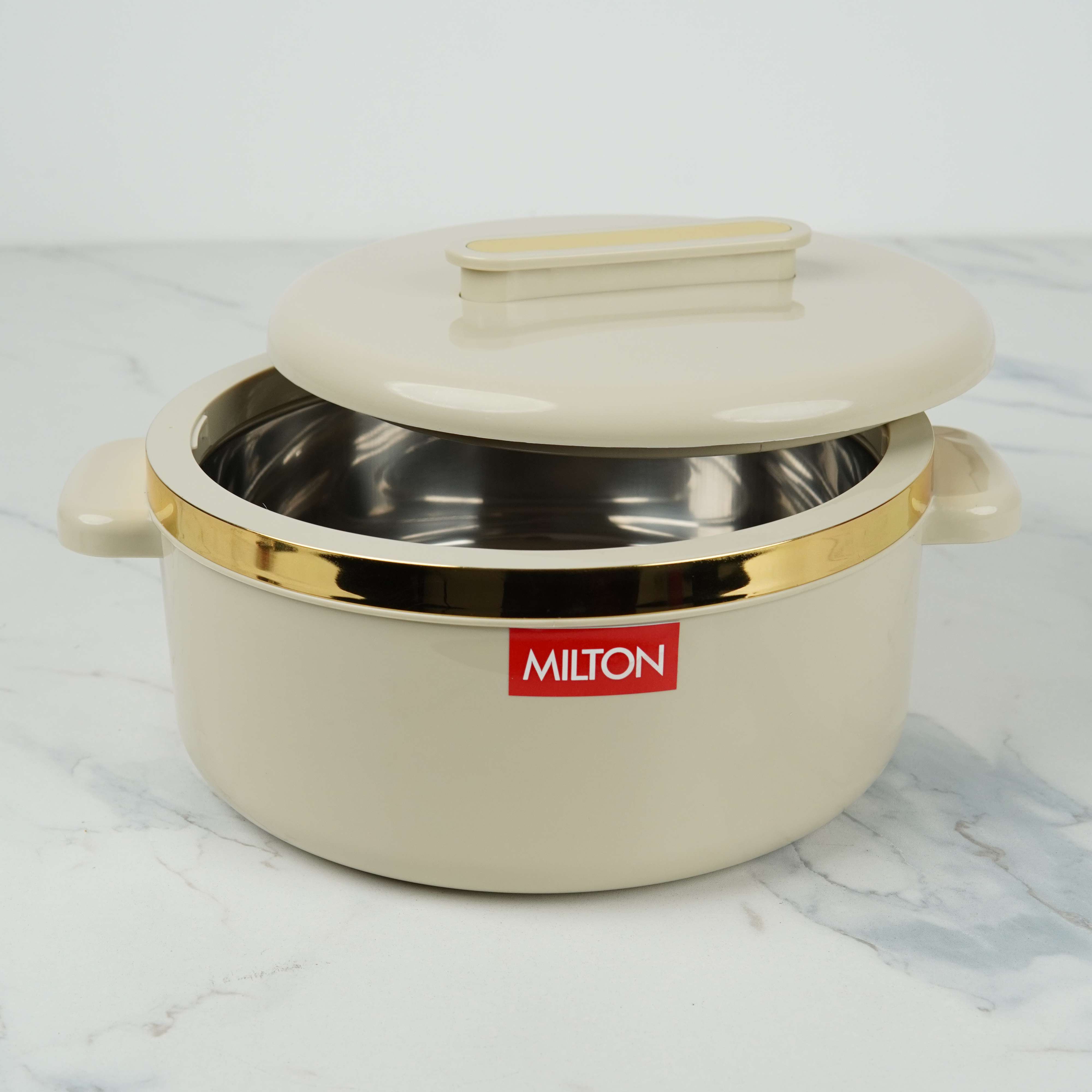 MILTON CURVE 2500 Thermoware Insulated Casserole - 2.5L with Golden Accent Band (Mint Green) - 50 Years Collection