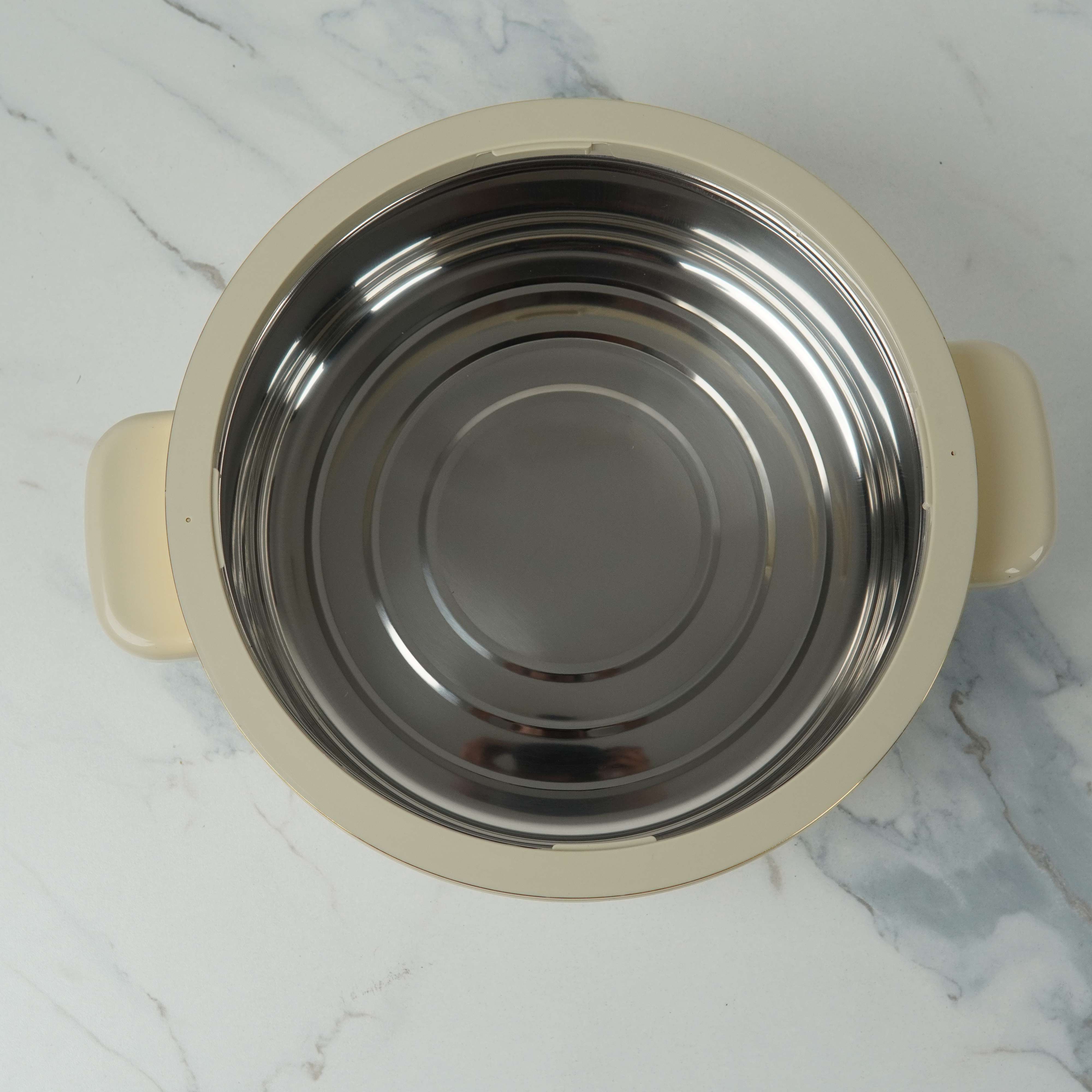 MILTON CURVE 2500 Thermoware Insulated Casserole - 2.5L with Golden Accent Band (Mint Green) - 50 Years Collection