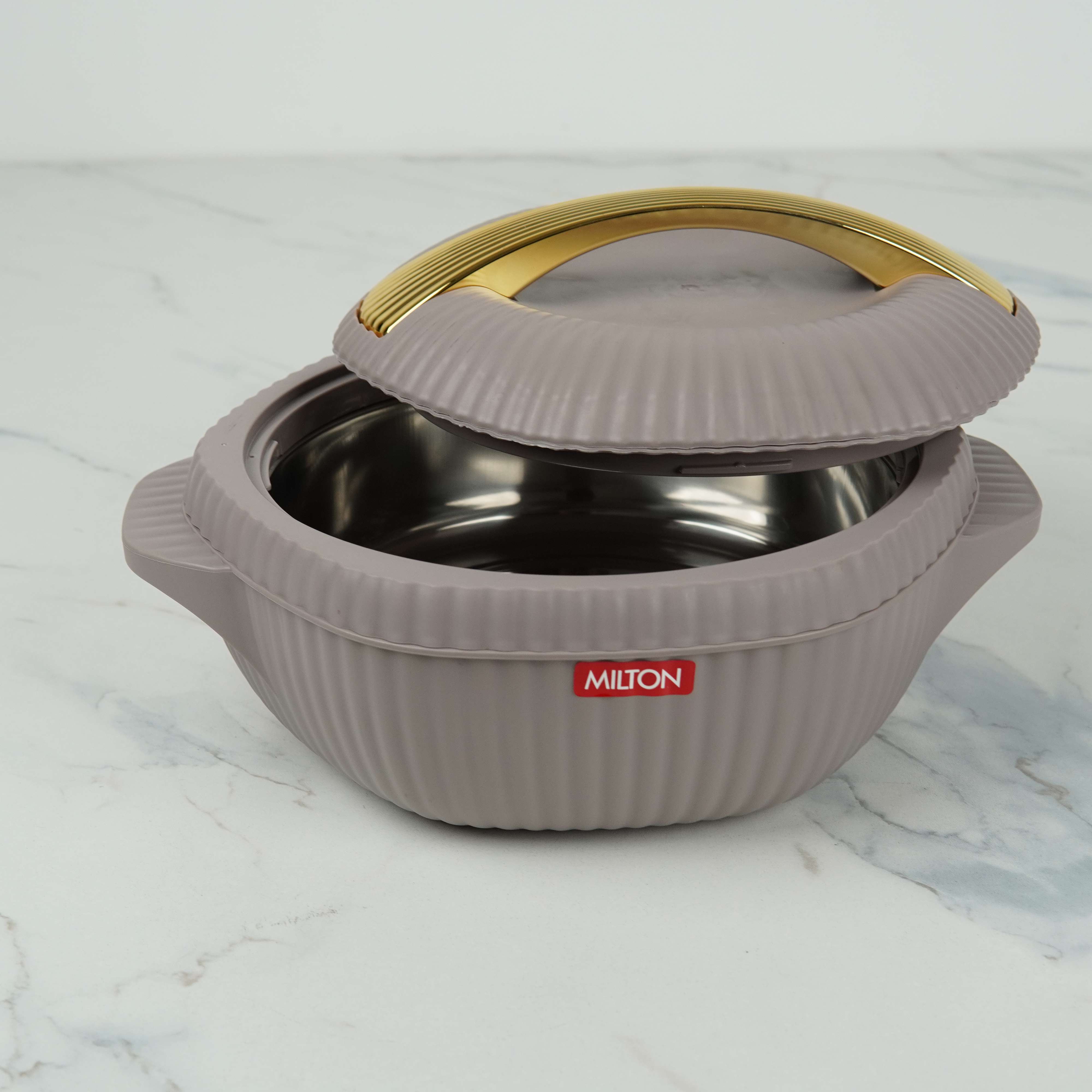 MILTON Oyster 1500 Designer Insulated Casserole - 1.5L Hot Pot with Wooden Handle (Mint Green)