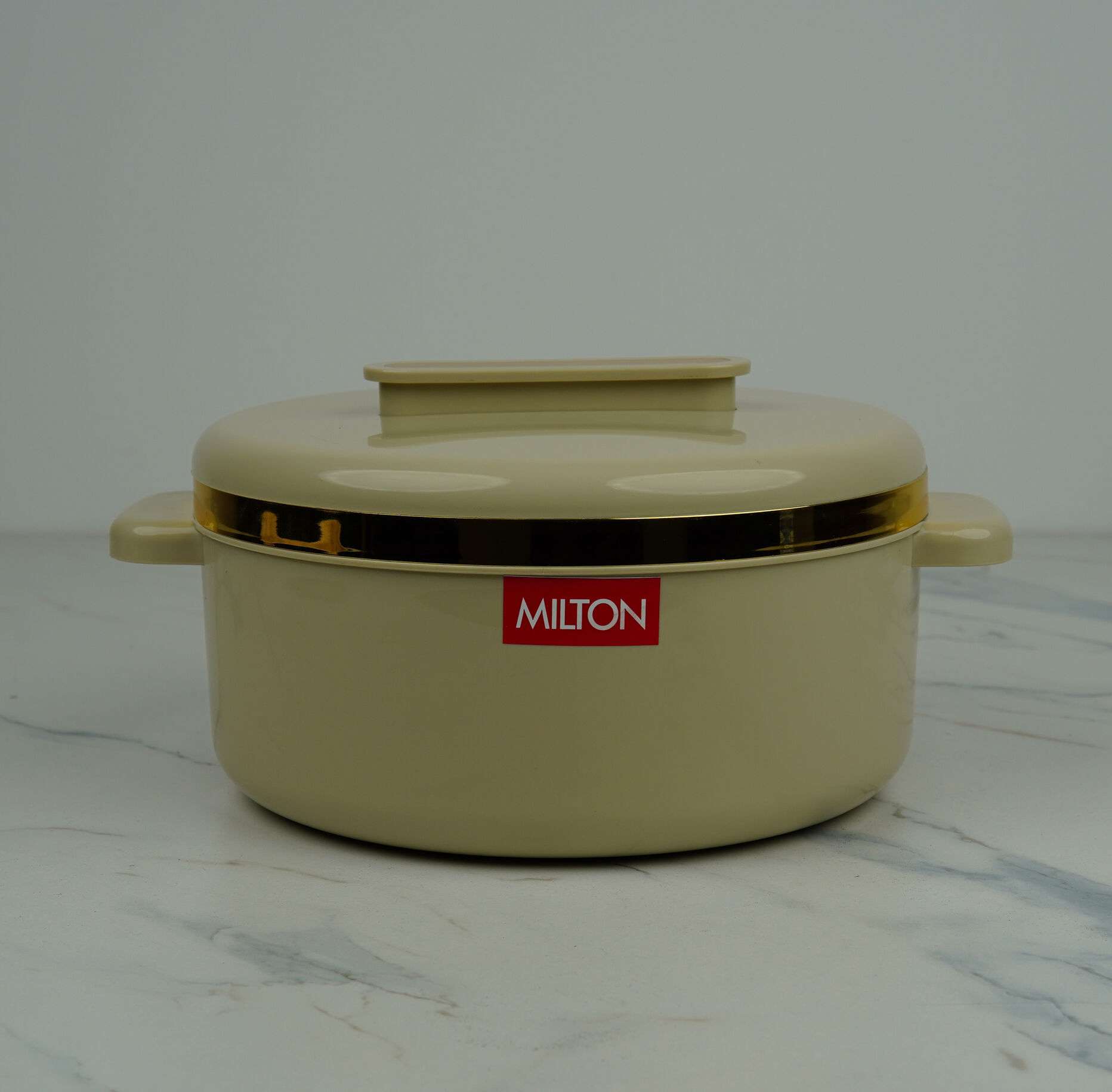 MILTON CURVE 2500 Thermoware Insulated Casserole - 2.5L with Golden Accent Band (Mint Green) - 50 Years Collection